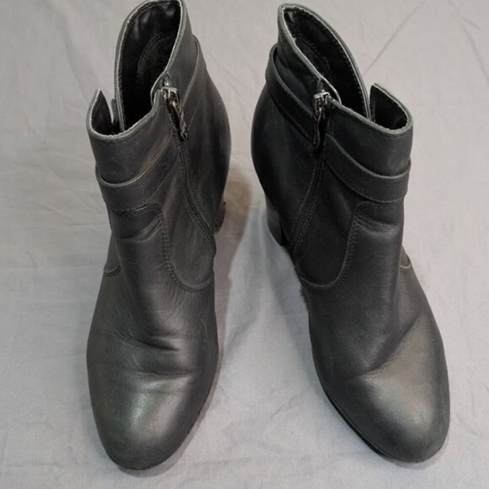 Artica Black Leather Chunky Heel Ankle Boots Size 8.5